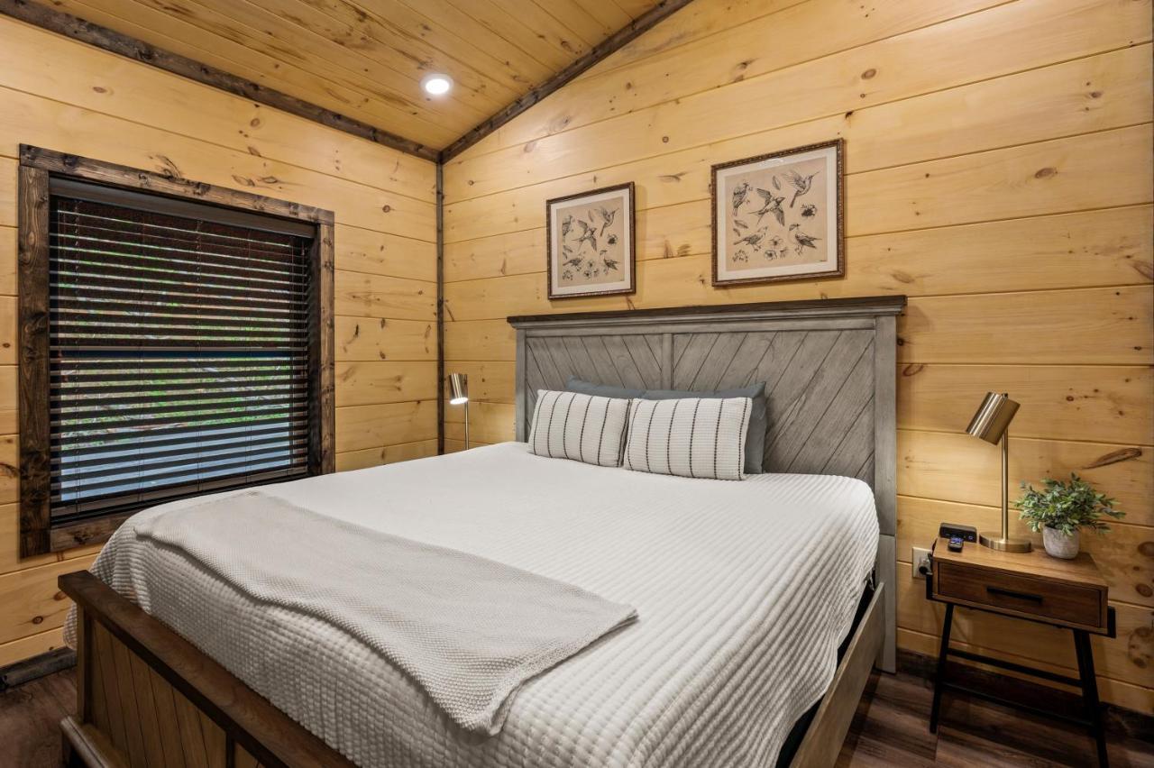 New Cozy Mountain Cabin Hot Tub Near Downtown Gatlinburg Extérieur photo