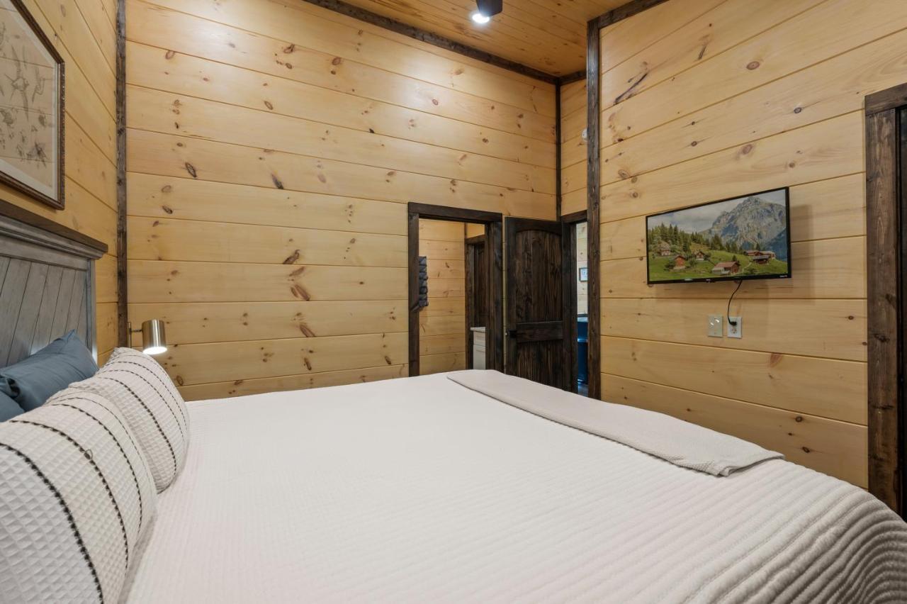 New Cozy Mountain Cabin Hot Tub Near Downtown Gatlinburg Extérieur photo
