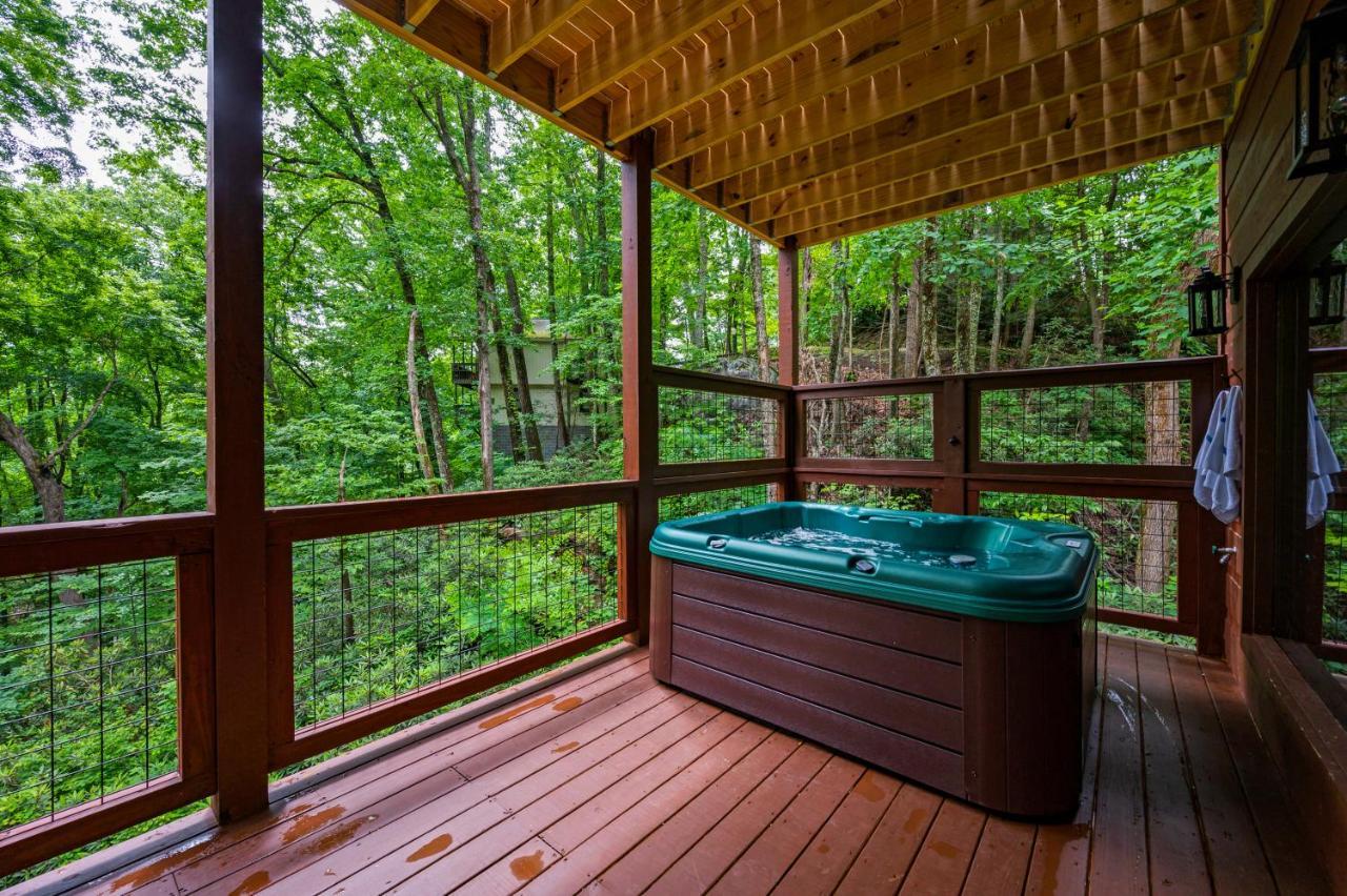 New Cozy Mountain Cabin Hot Tub Near Downtown Gatlinburg Extérieur photo