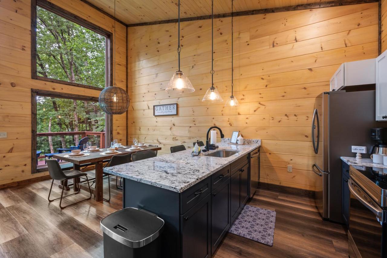 New Cozy Mountain Cabin Hot Tub Near Downtown Gatlinburg Extérieur photo