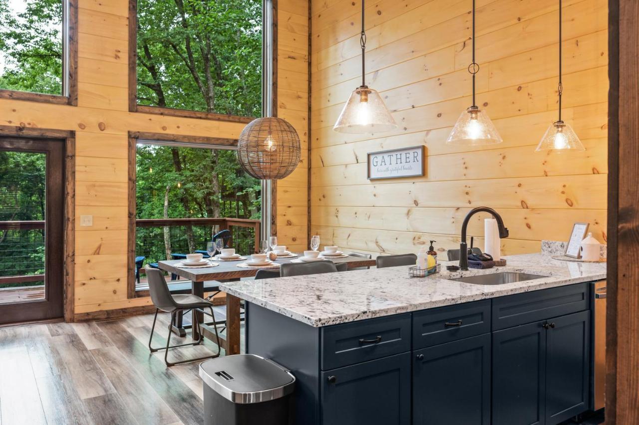 New Cozy Mountain Cabin Hot Tub Near Downtown Gatlinburg Extérieur photo