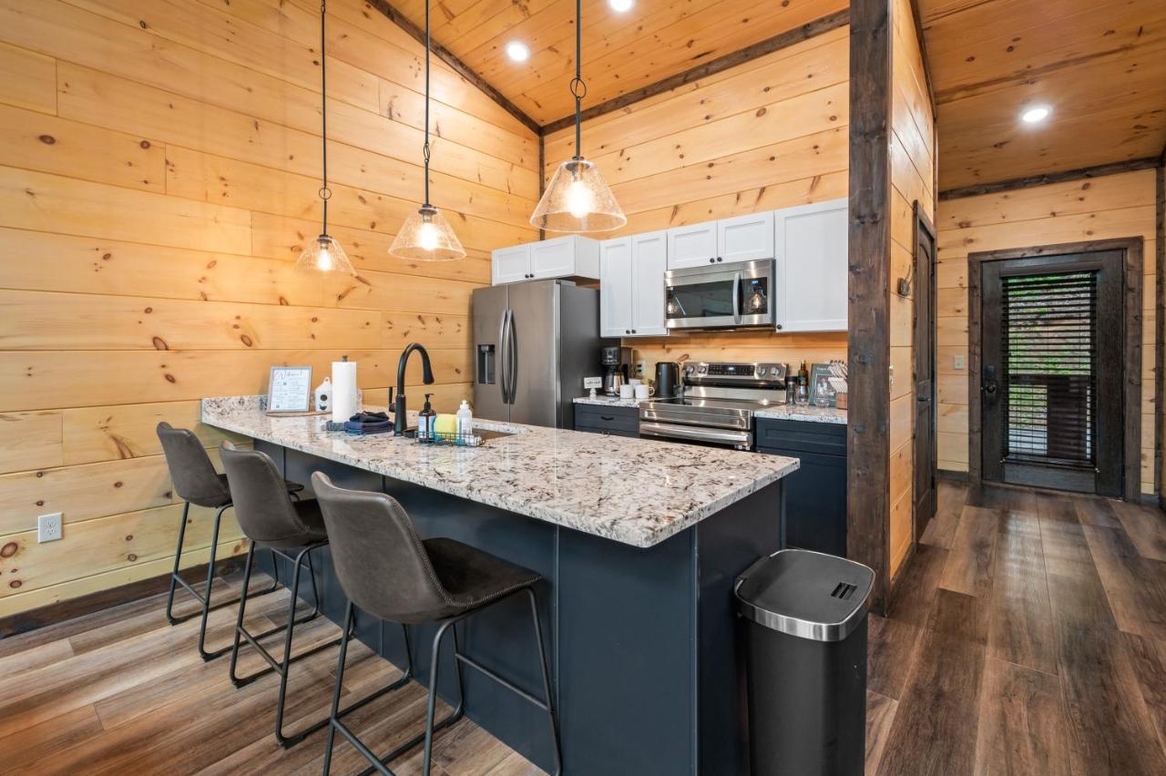 New Cozy Mountain Cabin Hot Tub Near Downtown Gatlinburg Extérieur photo