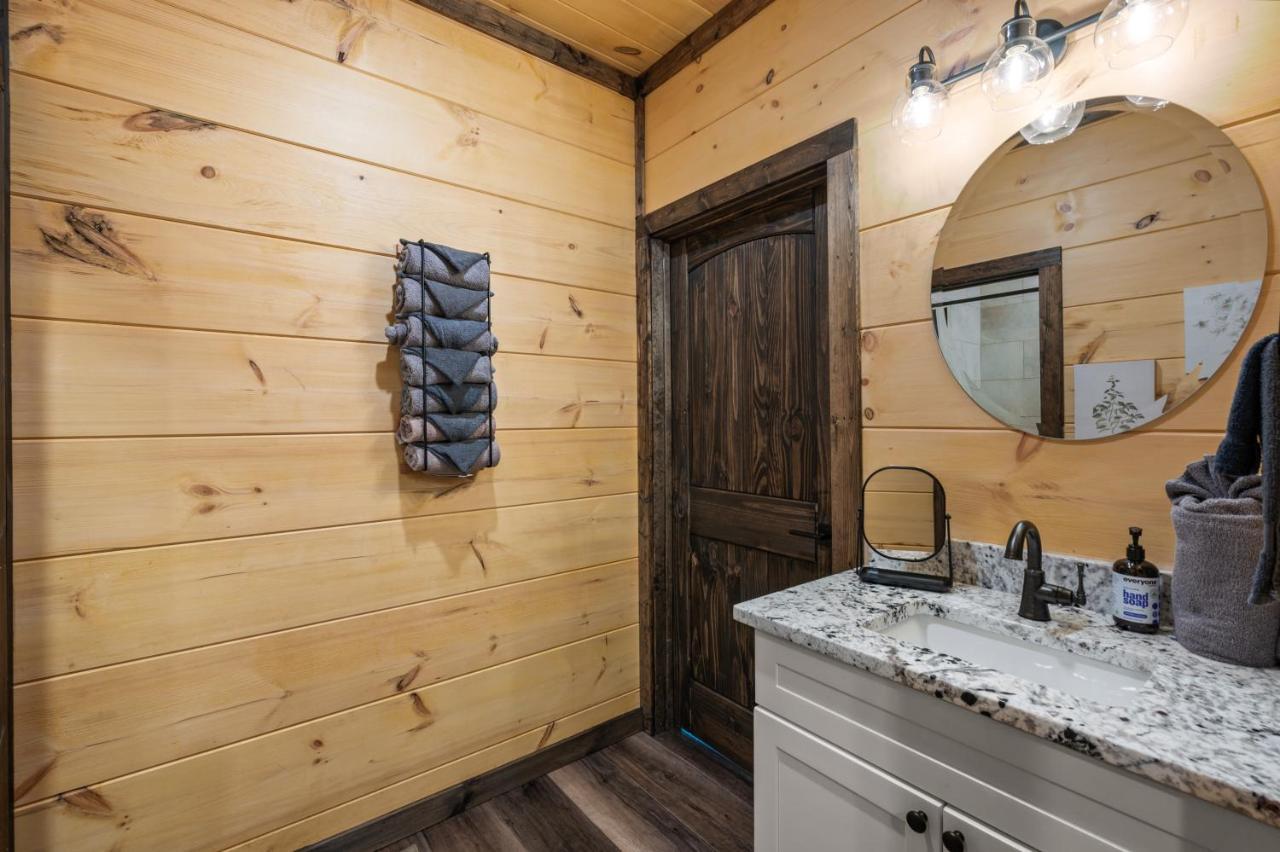 New Cozy Mountain Cabin Hot Tub Near Downtown Gatlinburg Extérieur photo
