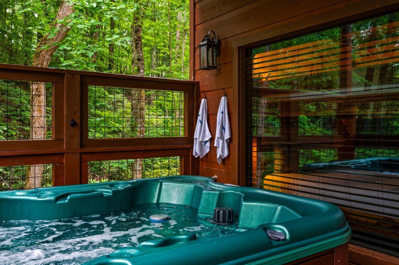 New Cozy Mountain Cabin Hot Tub Near Downtown Gatlinburg Extérieur photo