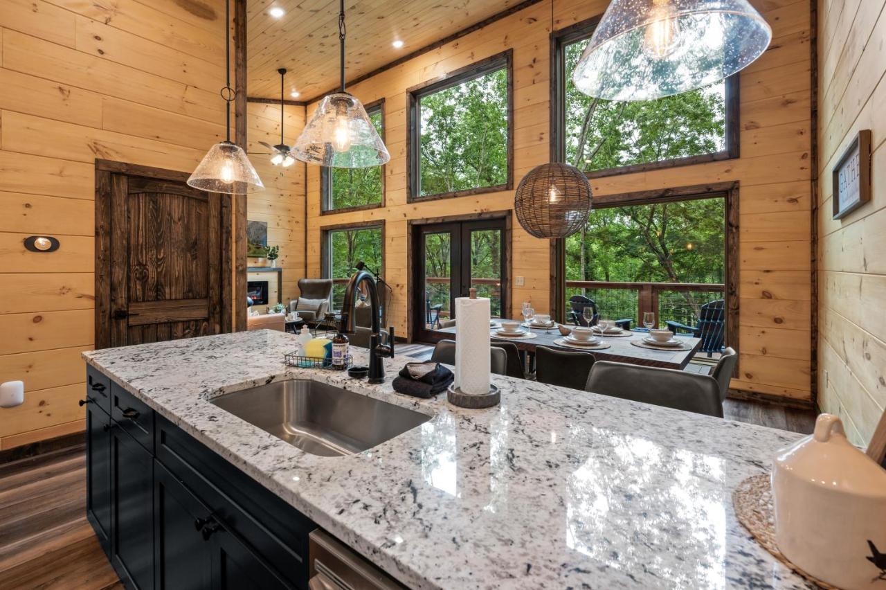 New Cozy Mountain Cabin Hot Tub Near Downtown Gatlinburg Extérieur photo